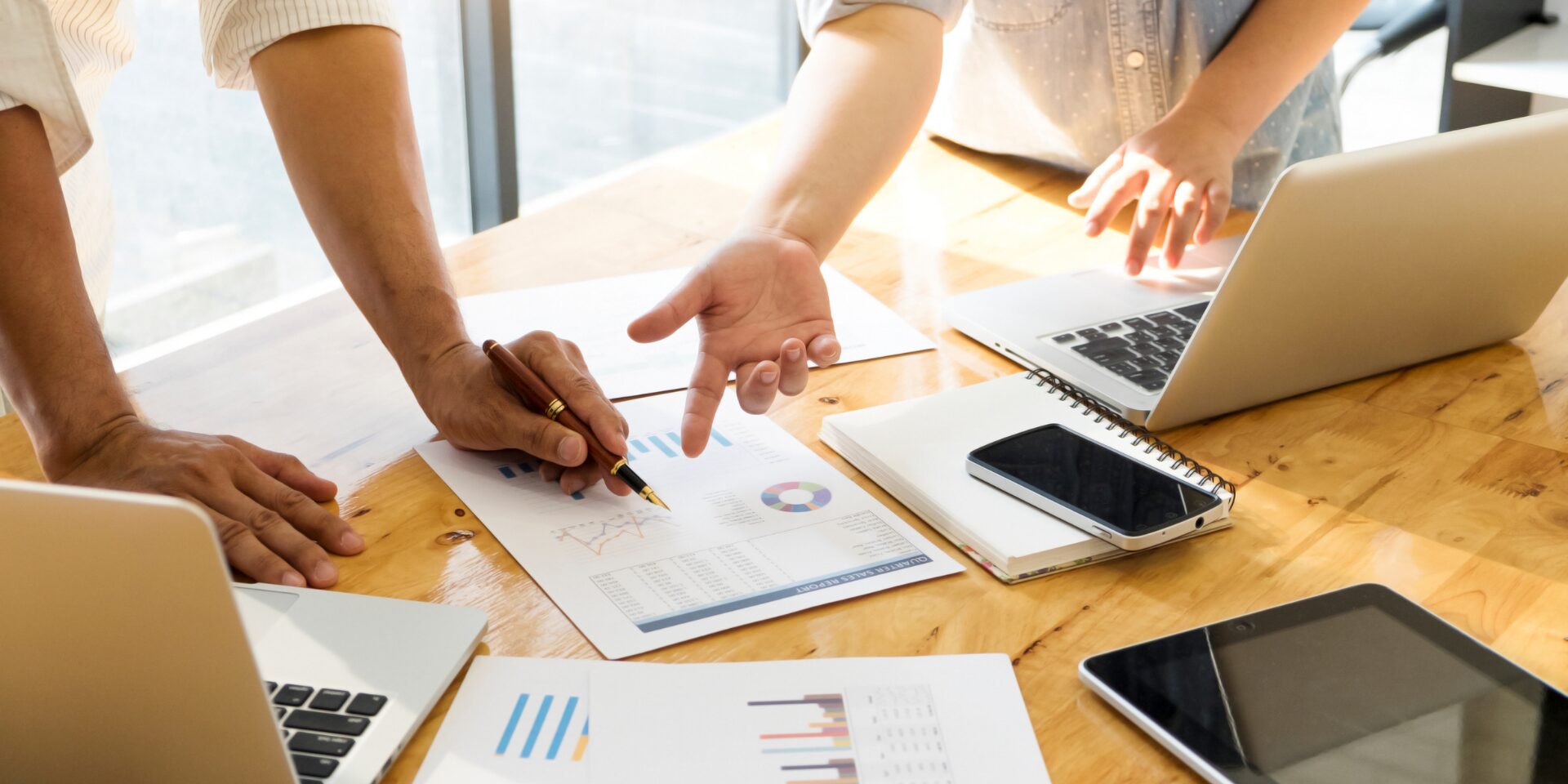 Digital Marketing Analytics Report Tracking Roi And Campaign Performance